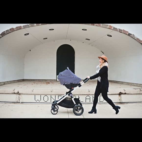 ✨LIKE NEW✨ OVer nursing and car seat cover - Picture 4 of 9